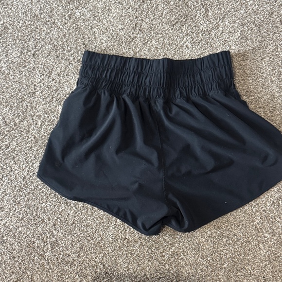 CRZ YOGA Black Women's Shorts - Picture 4 of 5